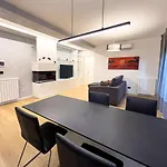 2 Double Rooms Private Parking Fast Wifi